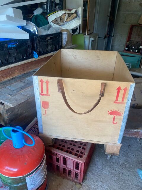 Caisse de stockage 15 Montpon-Ménestérol (24)