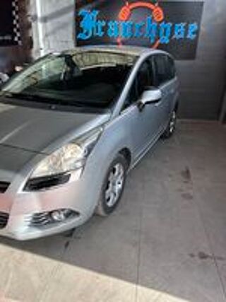 5008 1.6 HDi 110ch FAP BMP6 Confort Pack 5pl 2010 occasion 69380 Ch&acirc;tillon