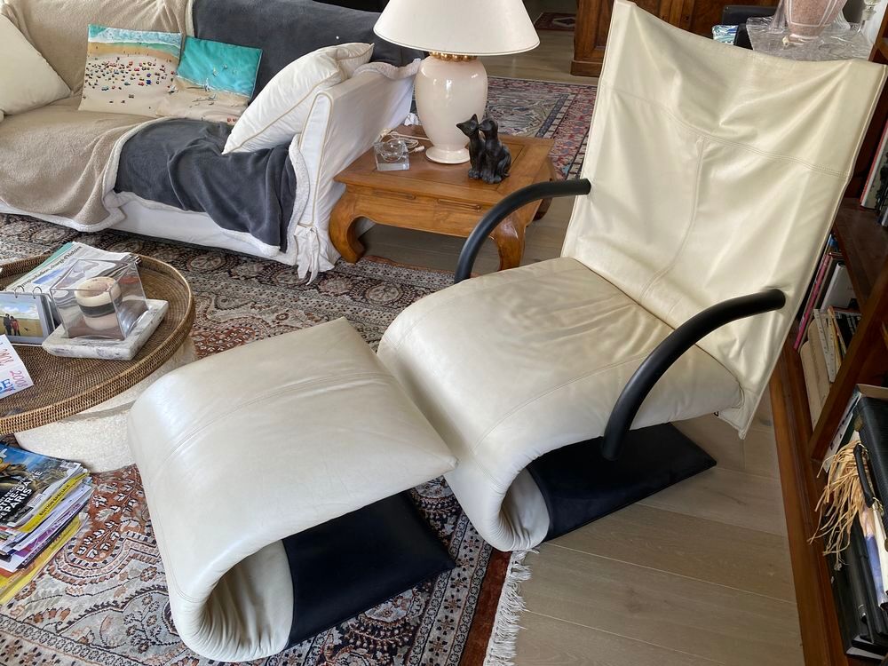 Fauteuil + repose-pieds "ZEN" cuir drap&eacute; blanc Ligne Roset Meubles