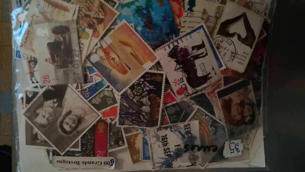800 timbres de Grande Bretagne. 