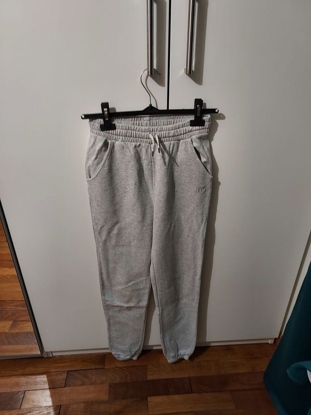 Jogging gris Vêtements