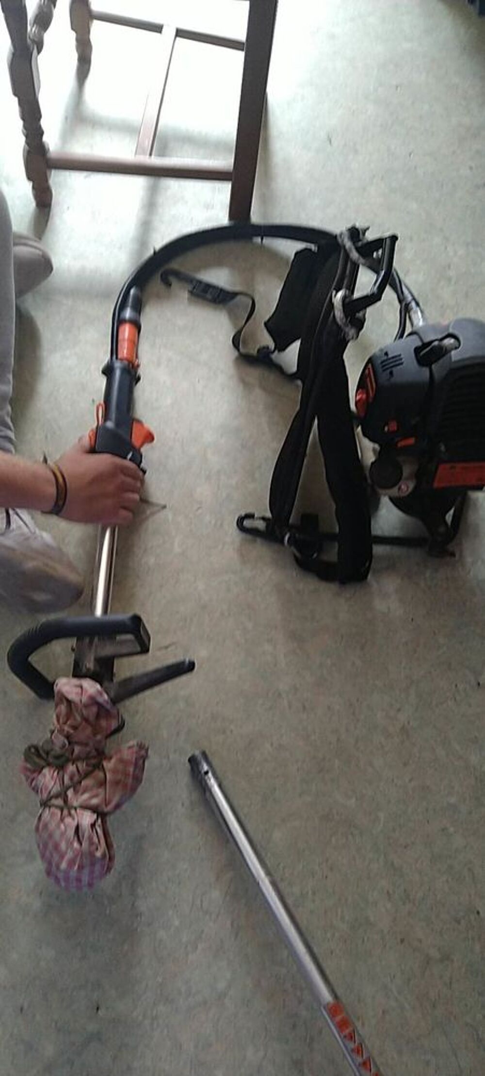 2 d&eacute;broussailleuse foresti&egrave;re un. harnais Jardin