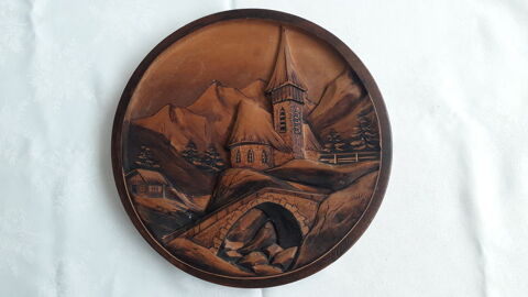  Tableau en bois sculpt� motif montagnard
sign� CLEAL 
35 Salon-de-Provence (13)
