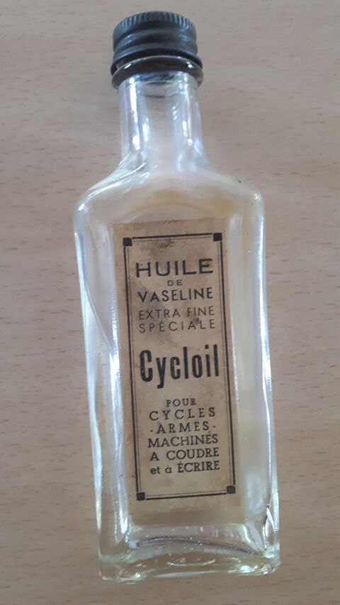 Ancienne bouteille   Cycloil   huile vaseline Vinay (38)