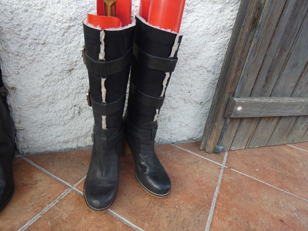 Bottes T. 39 cuir et peau fourr&eacute;es Chaussures