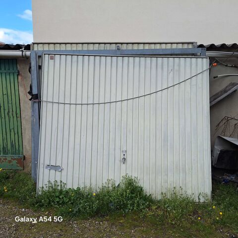 2 portes de garage 50 69200 Vnissieux