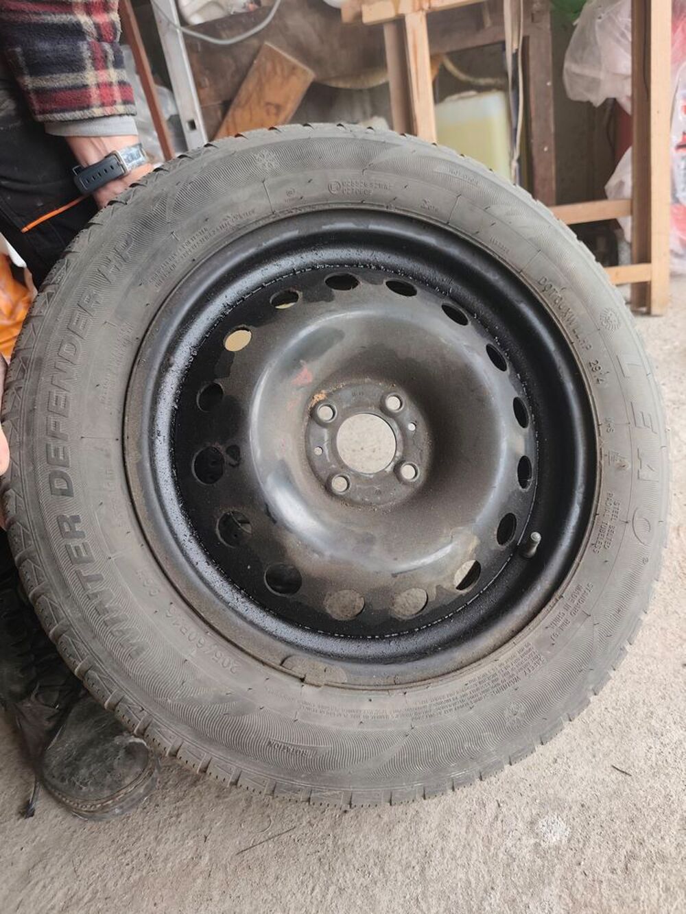 Roue jante acier avec pneu hiver Bricolage