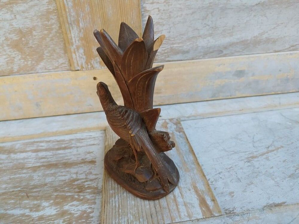 Support Soliflore Bois Sculpt&eacute; Oiseau For&ecirc;t Noire St Claude
Décoration