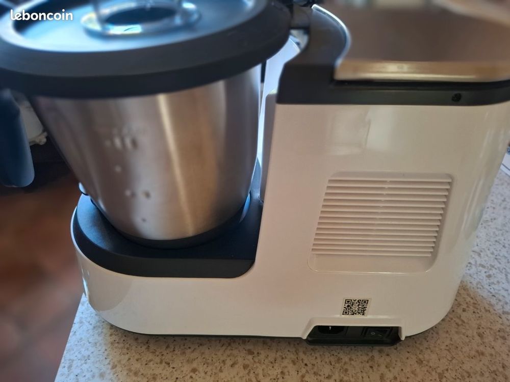 mutifonctions robot comme neuf avec tous ses accessoires + Electroménager