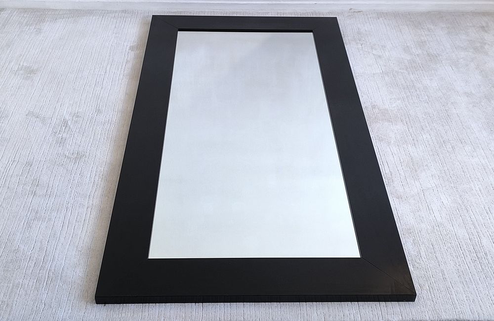 Tr&egrave;s beau grand miroir intemporel, noir laqu&eacute; Barbara Barry Décoration