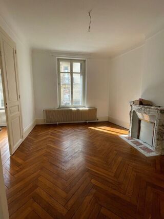  Appartement à louer 100 m² Nancy