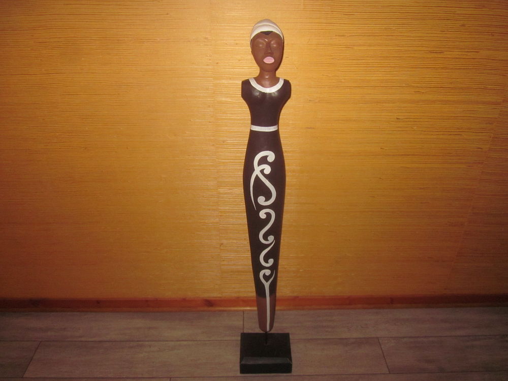 STATUE AFRICAINE EN BOIS LOT EFGH8 