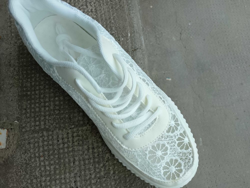 BASKETS DENTELLE FEMME TOUTES NEUVE Chaussures