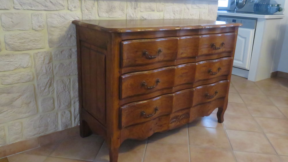 Commode ch&ecirc;ne massif
Meubles