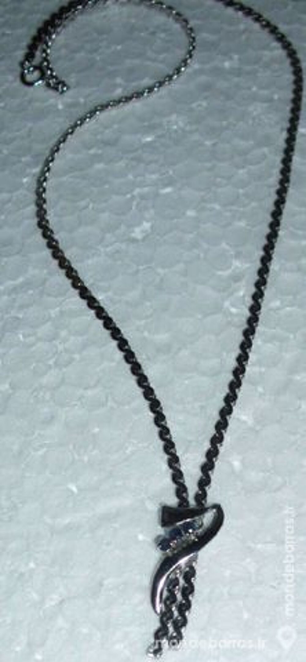 Collier Argent v&eacute;rit. avec 3 Saphirs Bijoux et montres