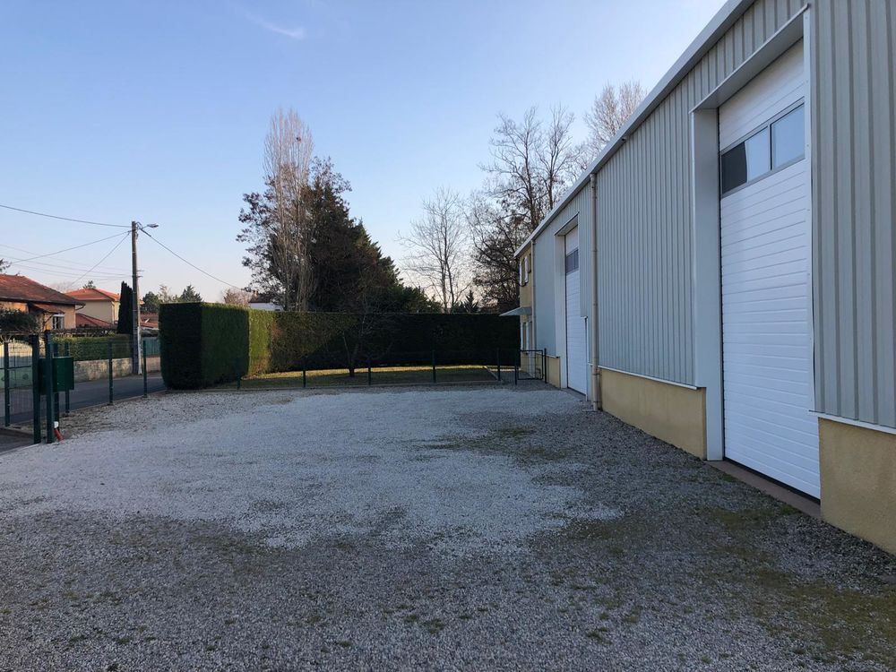 Location Autre LOCAL/ENTREPOT/SHOWROOM + BUREAUX + HABITATION Beynost