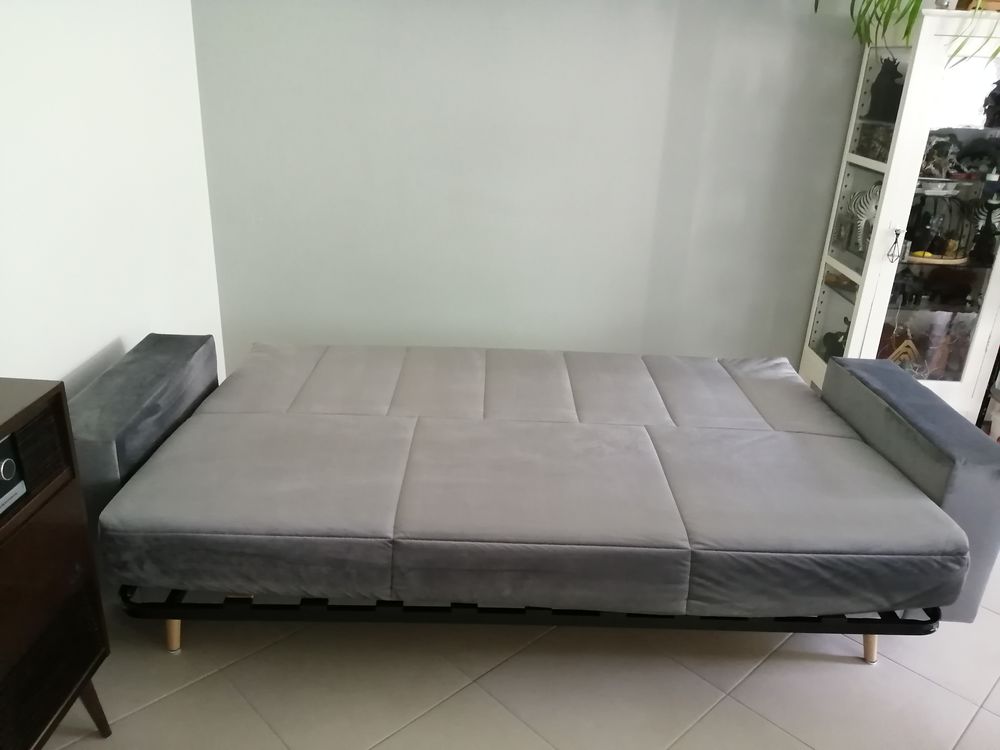 Canap&eacute; convertible sur pied, couleur gris velours Meubles