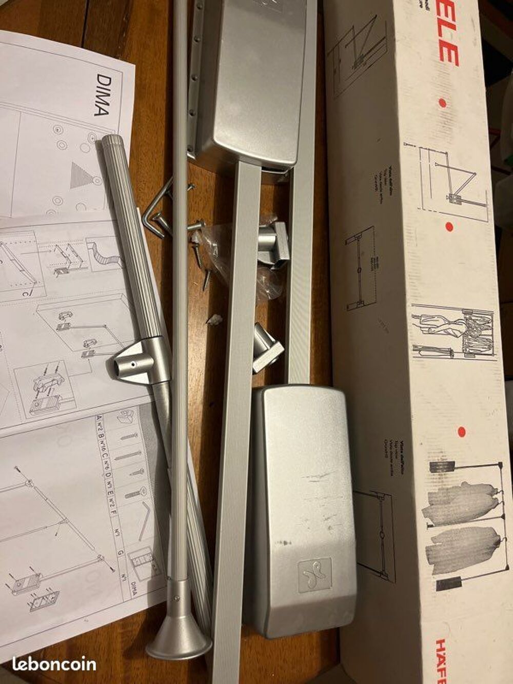 Tringle HAFELE pour placard haut Bricolage