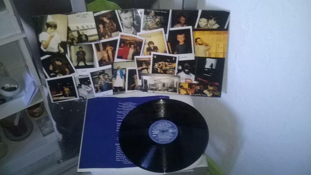 Vinyle Phil Collins
Hello, I Must Be Going!
1982
Excellen CD et vinyles