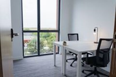   Trouvez un espace de bureau à Poitiers, Futuroscope  pour 3 personnes où tout est pris en charge 