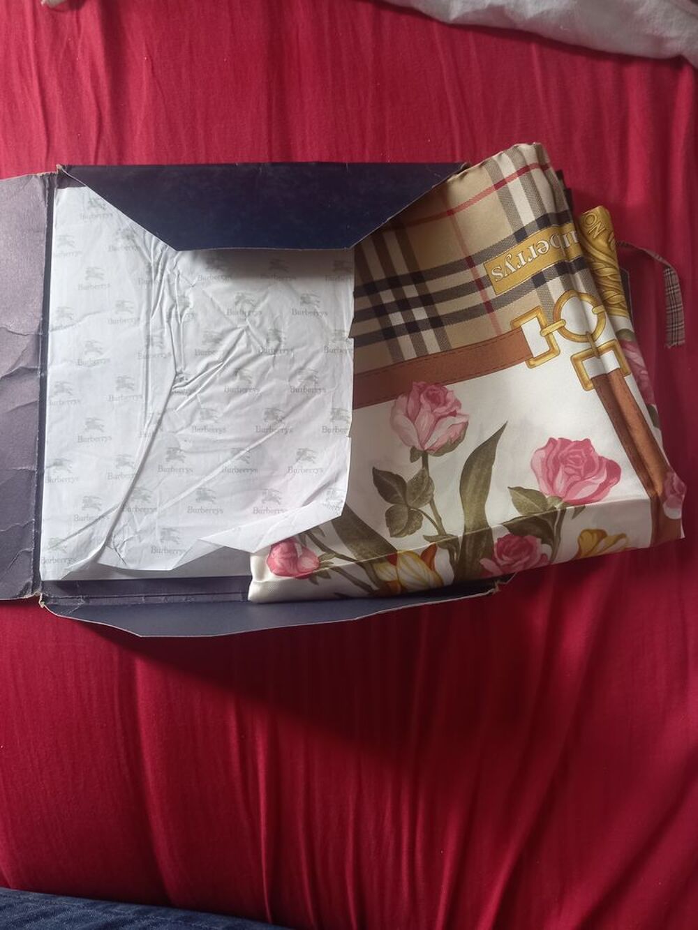 Foulard Burberrys en soie Vtements