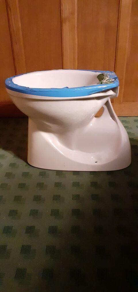 Cuvette WC  independante Vileroy/Boch au sol 50 Bourg-Saint-Maurice (73)