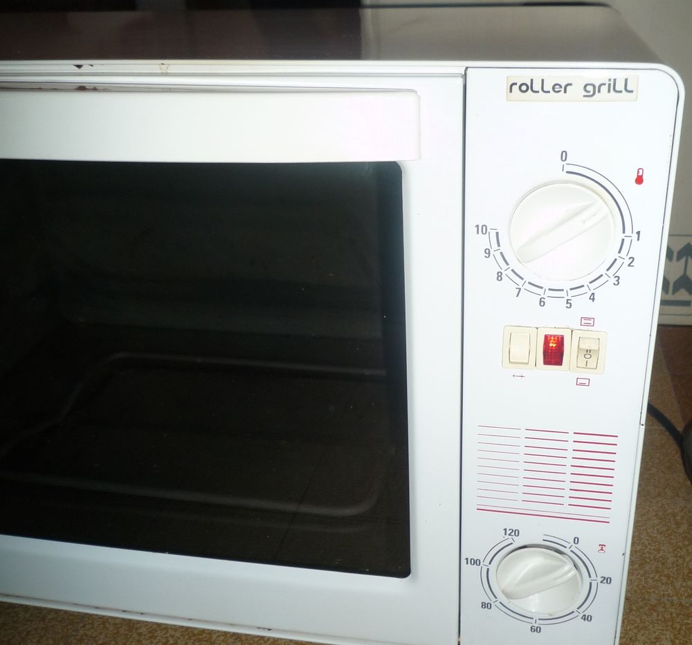 Four Roller Grill RG 300 infra rouge quartz auto-nettoyant 3 Electroménager