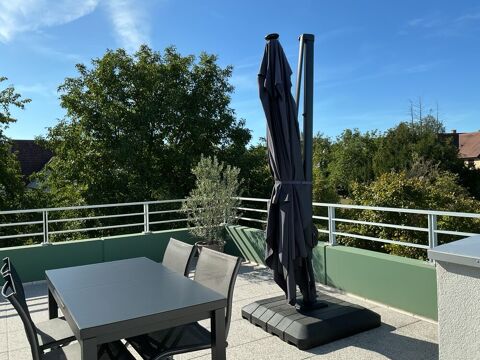 Grand parasol très bon état Furdenheim (67)
