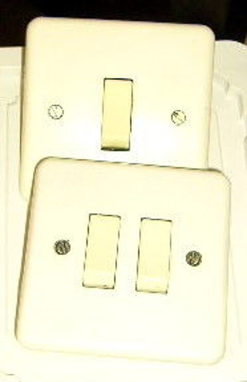 2 interrupteurs occasion Legrand neptune 1 Versailles (78)