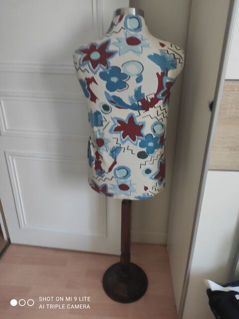 Mannequin de couturi�re 50 Cr�py-en-Valois (60)