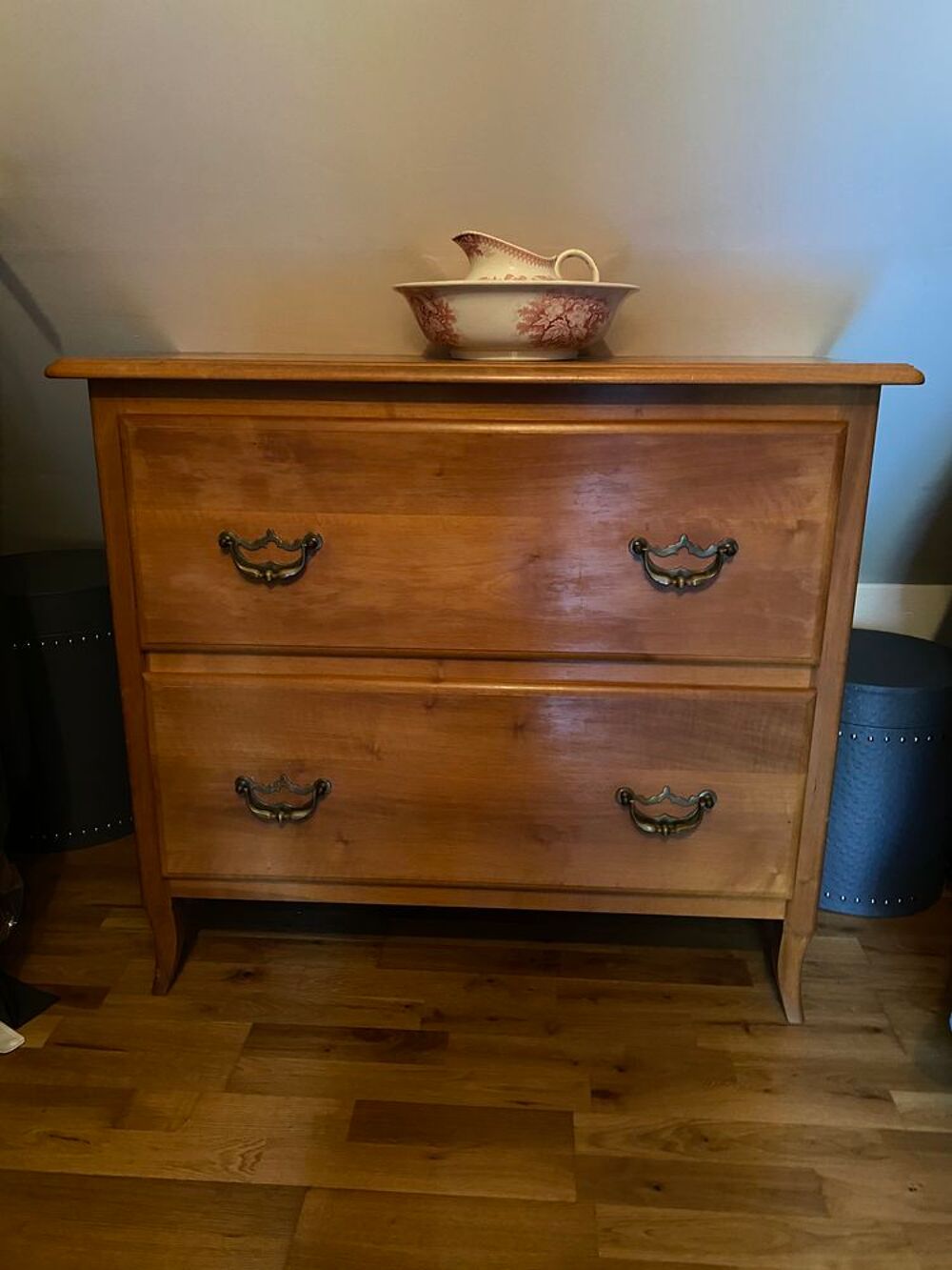 Commode artisanale en noyer massif Meubles