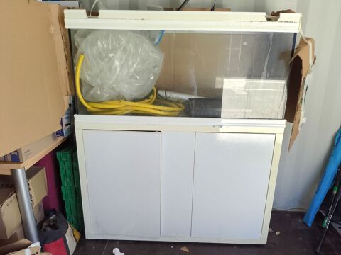 aquarium complet avec accessoires 70 84570 Malemort-du-comtat