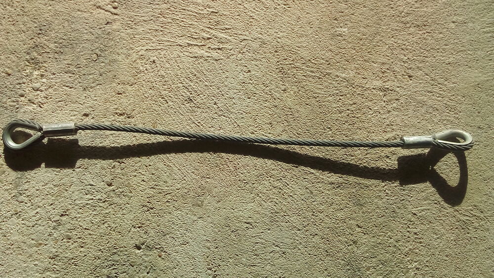 un cable de remorquage neuf avec 4 manilles neuves . Bricolage