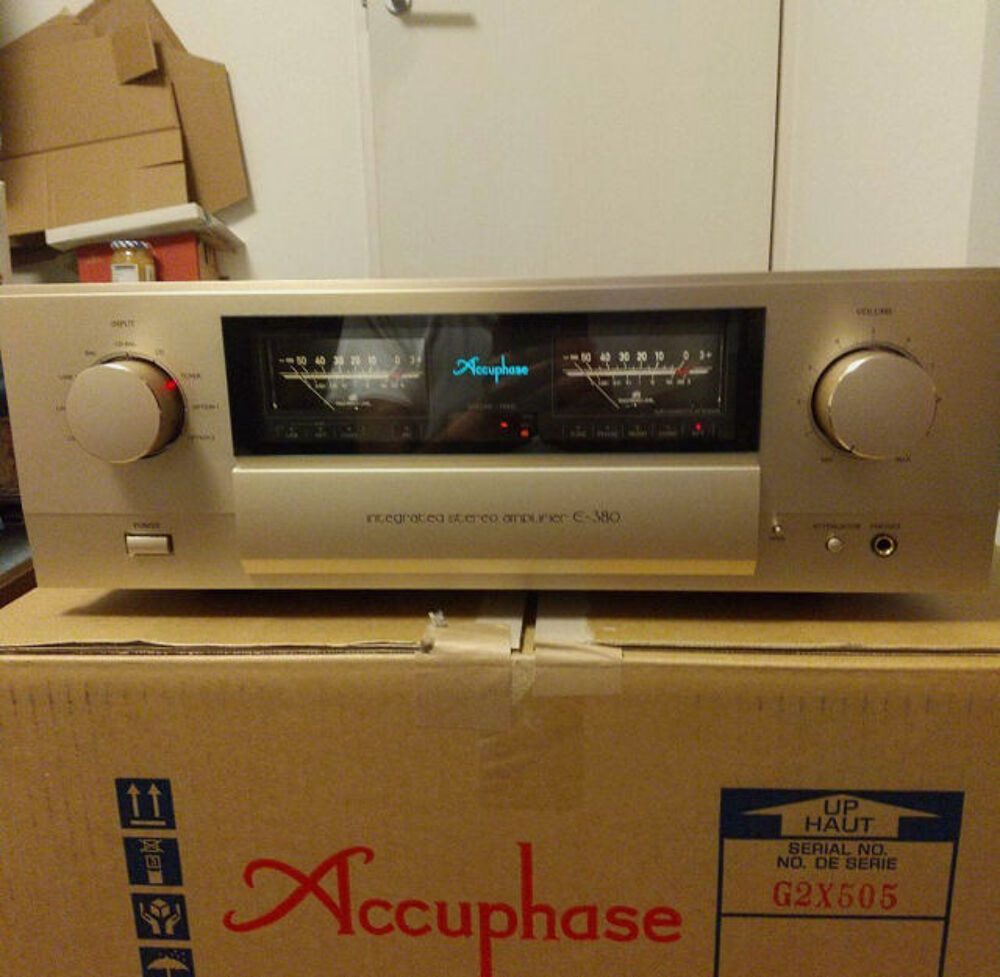 Amplificateur int&eacute;gr&eacute; Accuphase E-380 AC120V DVD et blu-ray