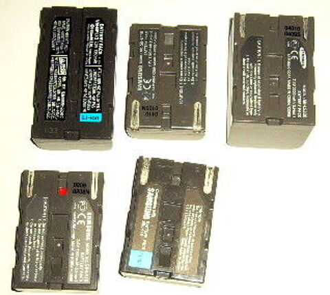 Batteries camescope Samsung VM-BPL13,SB-L110,SBL 30 Versailles (78)