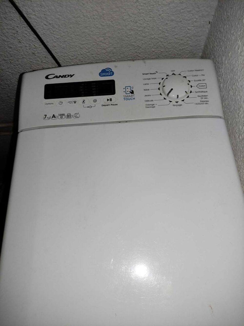 vide maison.canap&eacute;s,1 BZ, 1 fixe,1 CLIC-CLAC. 1 Machine a laver candy connect&eacute;e Meubles