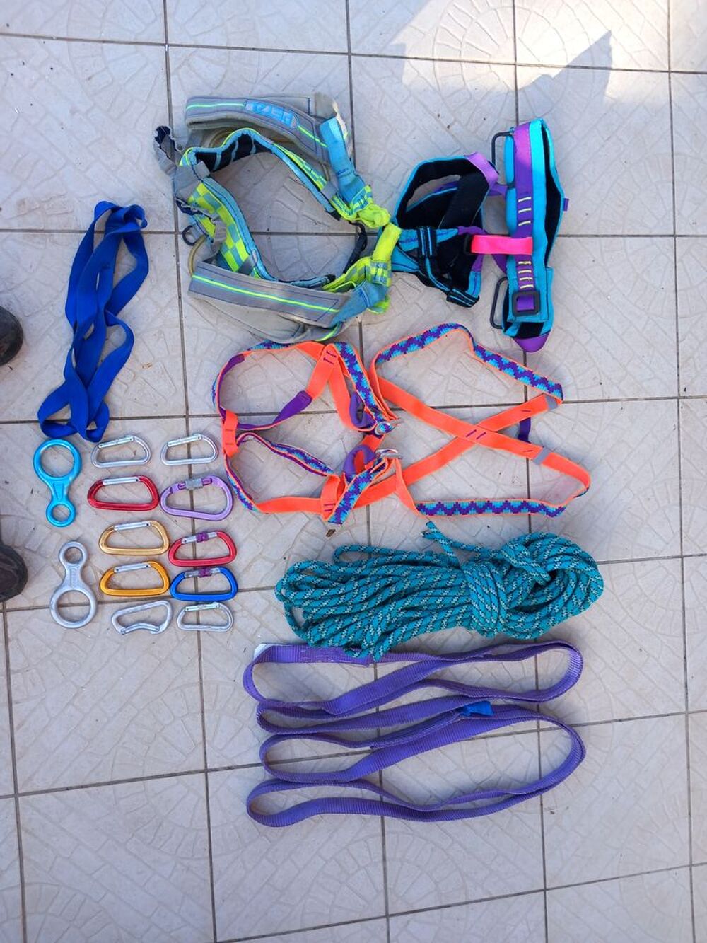 Dans lot de harnais mousqueton corde? Sports