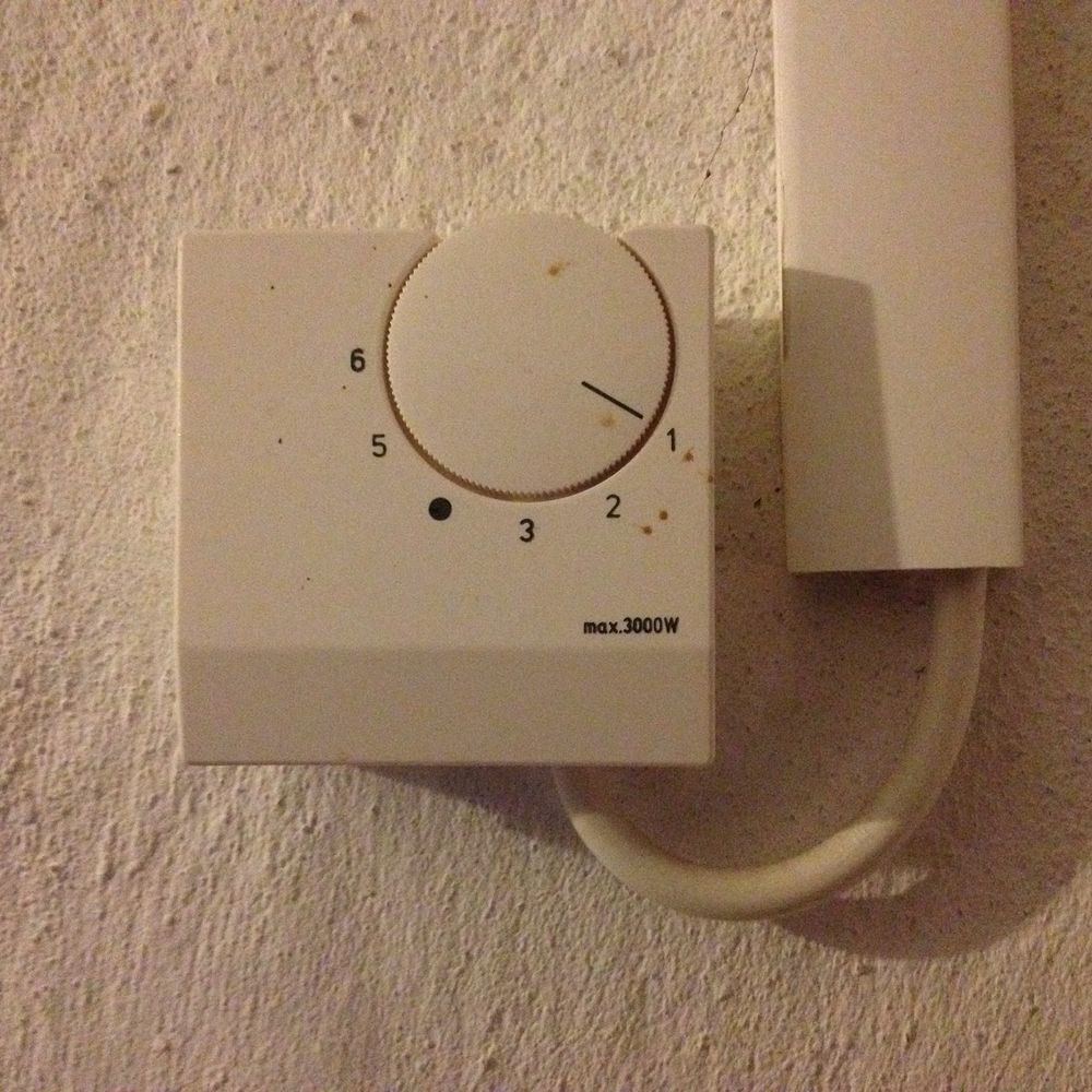Trois panneaux chauffants infrarouge Electroménager