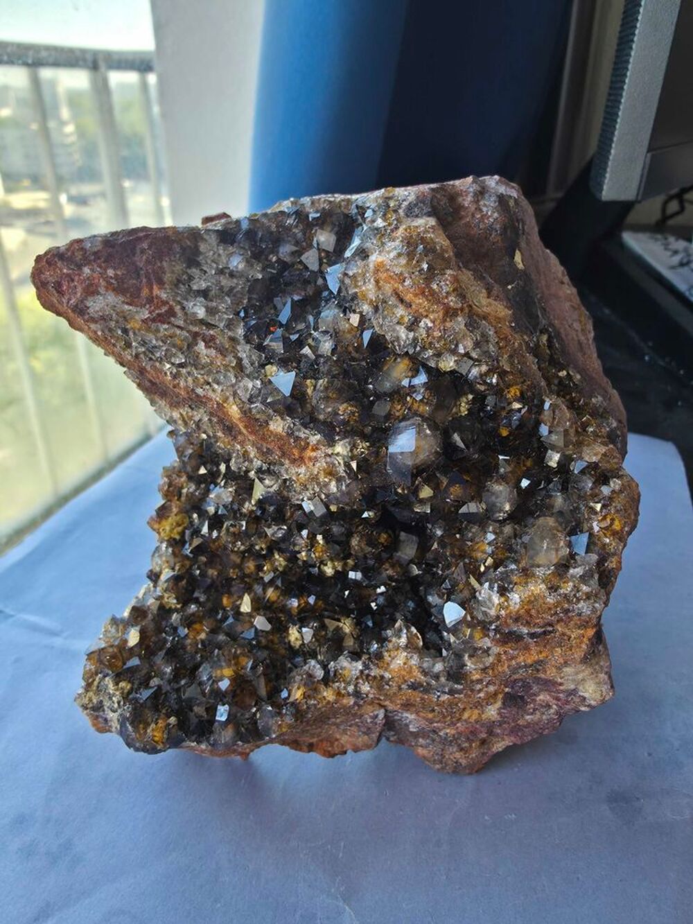 Grand Quartz Fum&eacute; du Katanga RDC-Druse Naturelle 1,05 kg 