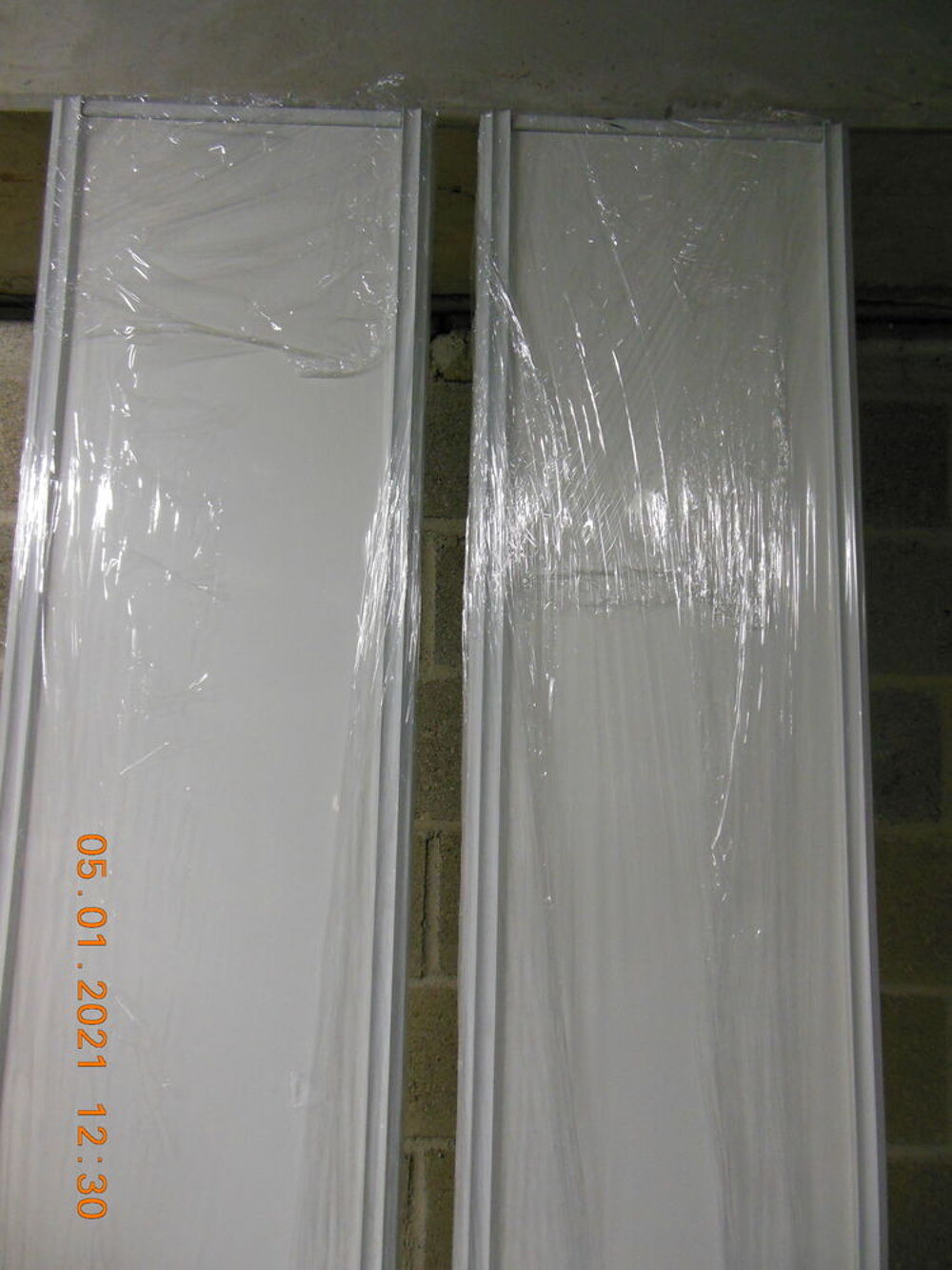 portes de petit placard (70x2,18) 
Meubles