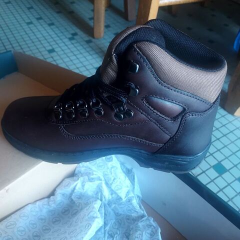 CHAUSSURES DE SECURITE MONTANTES AIGLE Luzy (58)