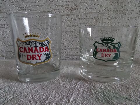 verres de CANADA DRY   2 models 15 Lyon 8 (69)