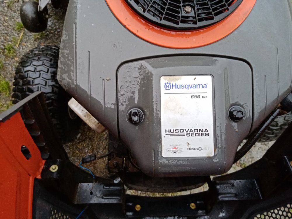 Tracteur Husqvarna TC 142 de 2015 Jardin