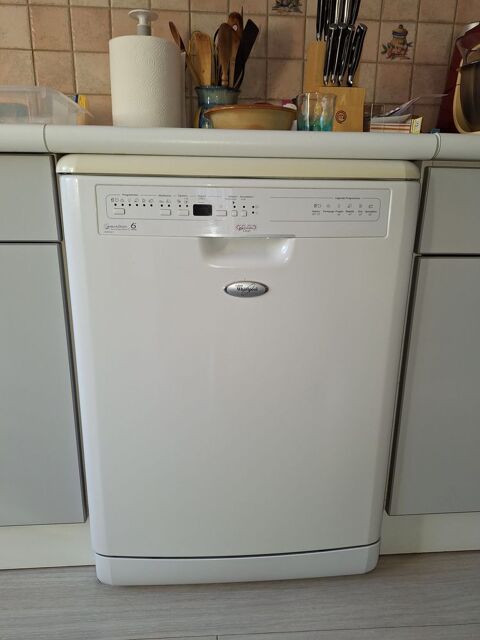 Lave-vaisselle Whirpool, 12 couverts, bon �tat Ouroux-sur-Sa�ne (71)