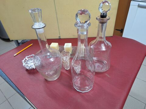 Lot de carafes en cristal et verre Carafe en verre 15 Dammarie-les-Lys (77)