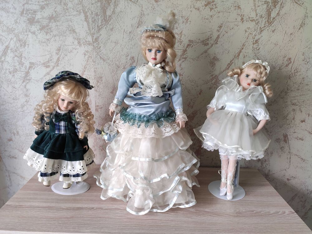 Poup&eacute;es en porcelaine 