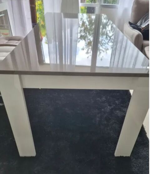 Table salle à manger grise avec 4 chaise couleurs Taupe Mulhouse (68)