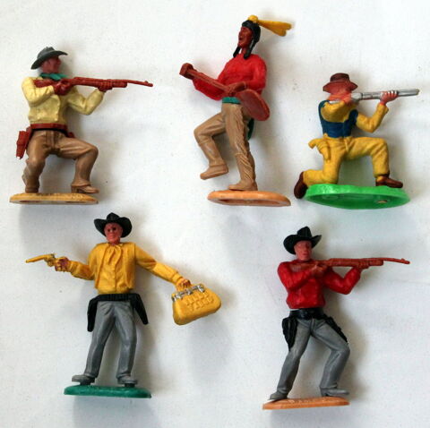 Elastolin Timpo et autres, cowboys et indien 15 Issy-les-Moulineaux (92)