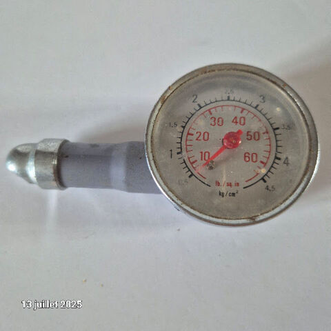 Testeur ou manom�tre de pression portatif pour pneus jusqu'� 4 Saumur (49)