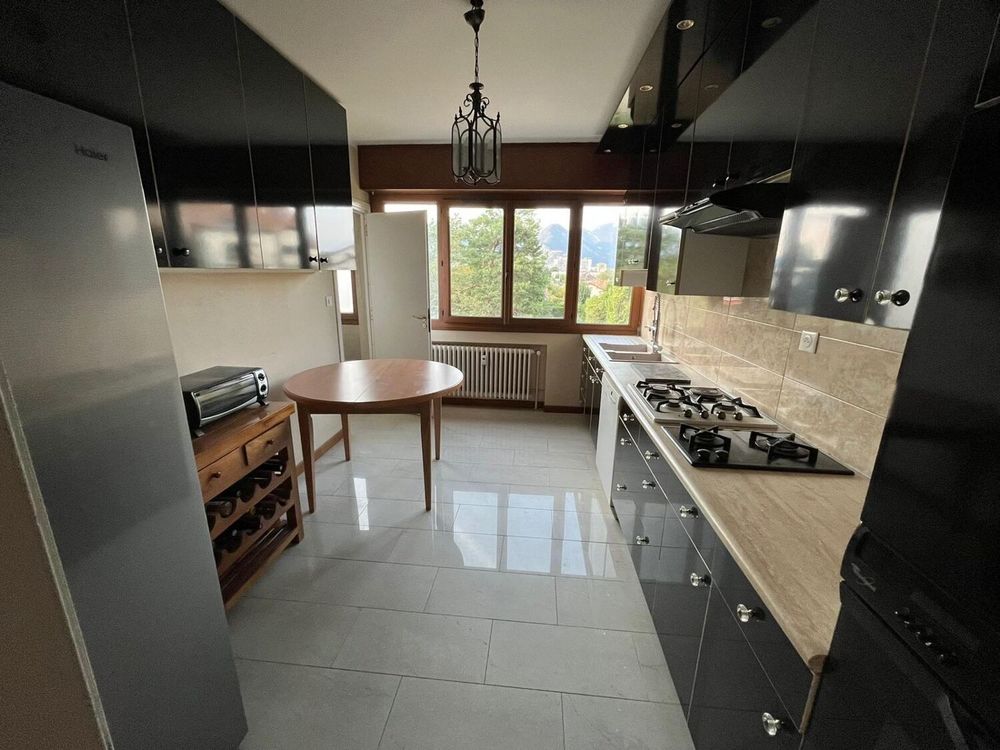 Location Appartement T4 110m� Dernier �tage ? Piscine ? R�sidence Henry IV �chirolles